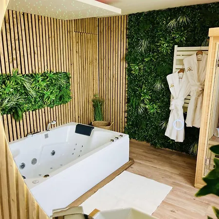 Holiday home De L'as De Trefle Feignies